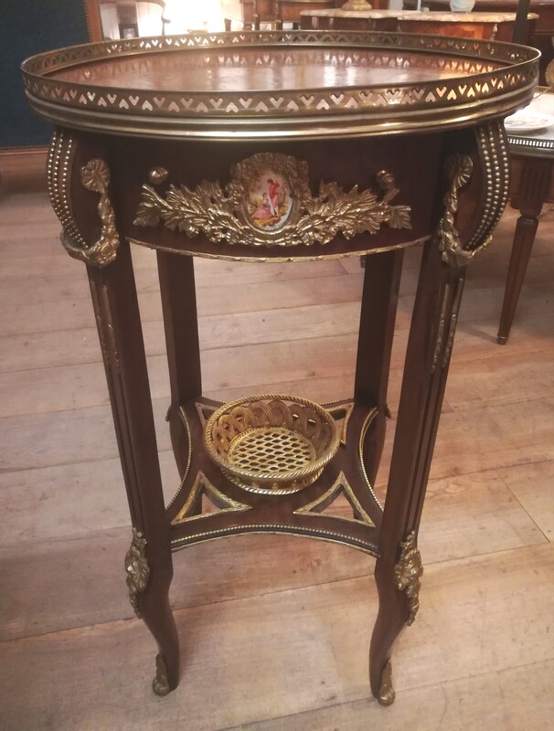 Enamel medaillons with inlaid and gilt bronze pedestal table
