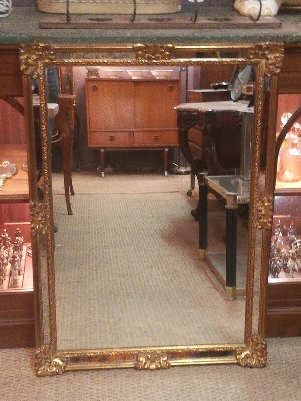 Gilt resin and eglomised glass glazing beads mirror