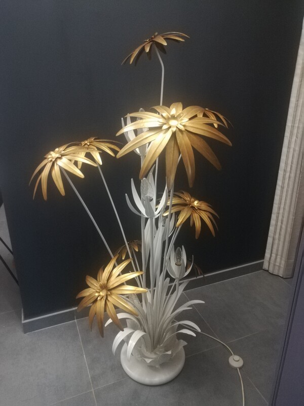 Hans Kogl gilded and cream metal flowers lamp stand