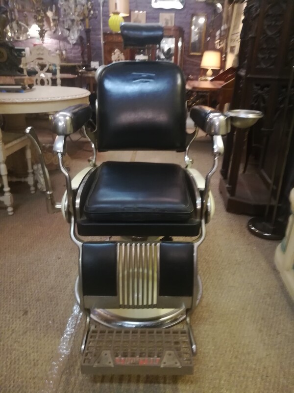Leather and chrome steel Belmont Legacy barber armchair