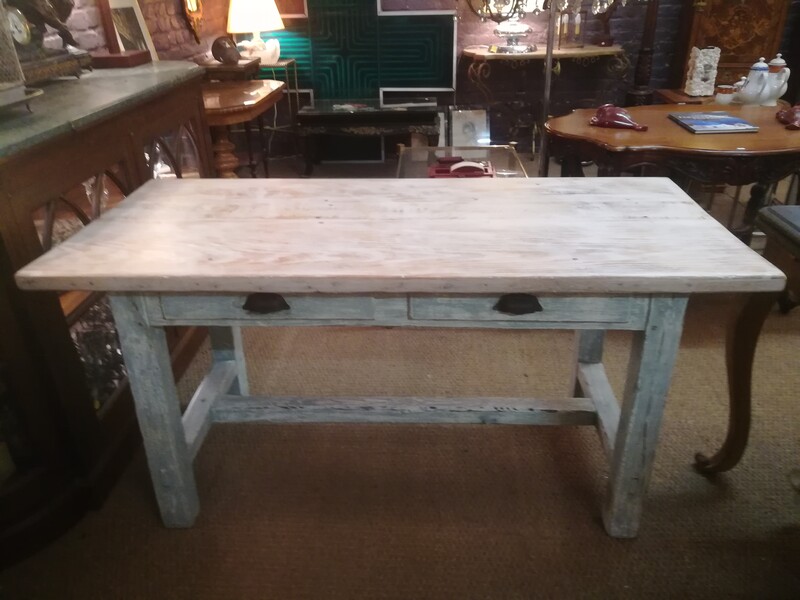 Painted oak 2 drawers farm table