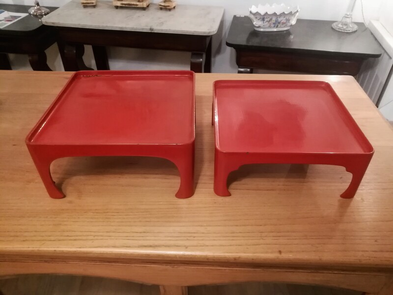 Pair of japonese red lacquered small sushis low tables