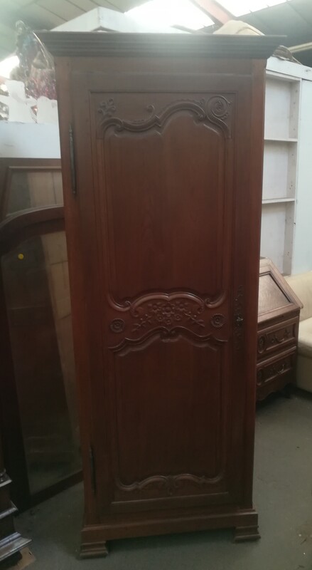 Plain oak 1 door carved florets wardrobe